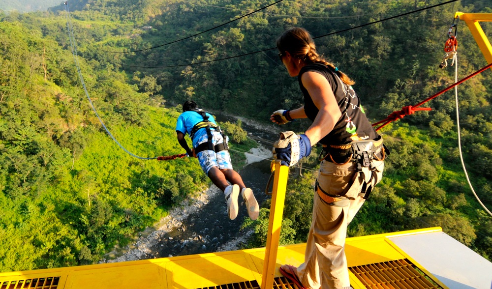 bungee jumping 83 mtr 